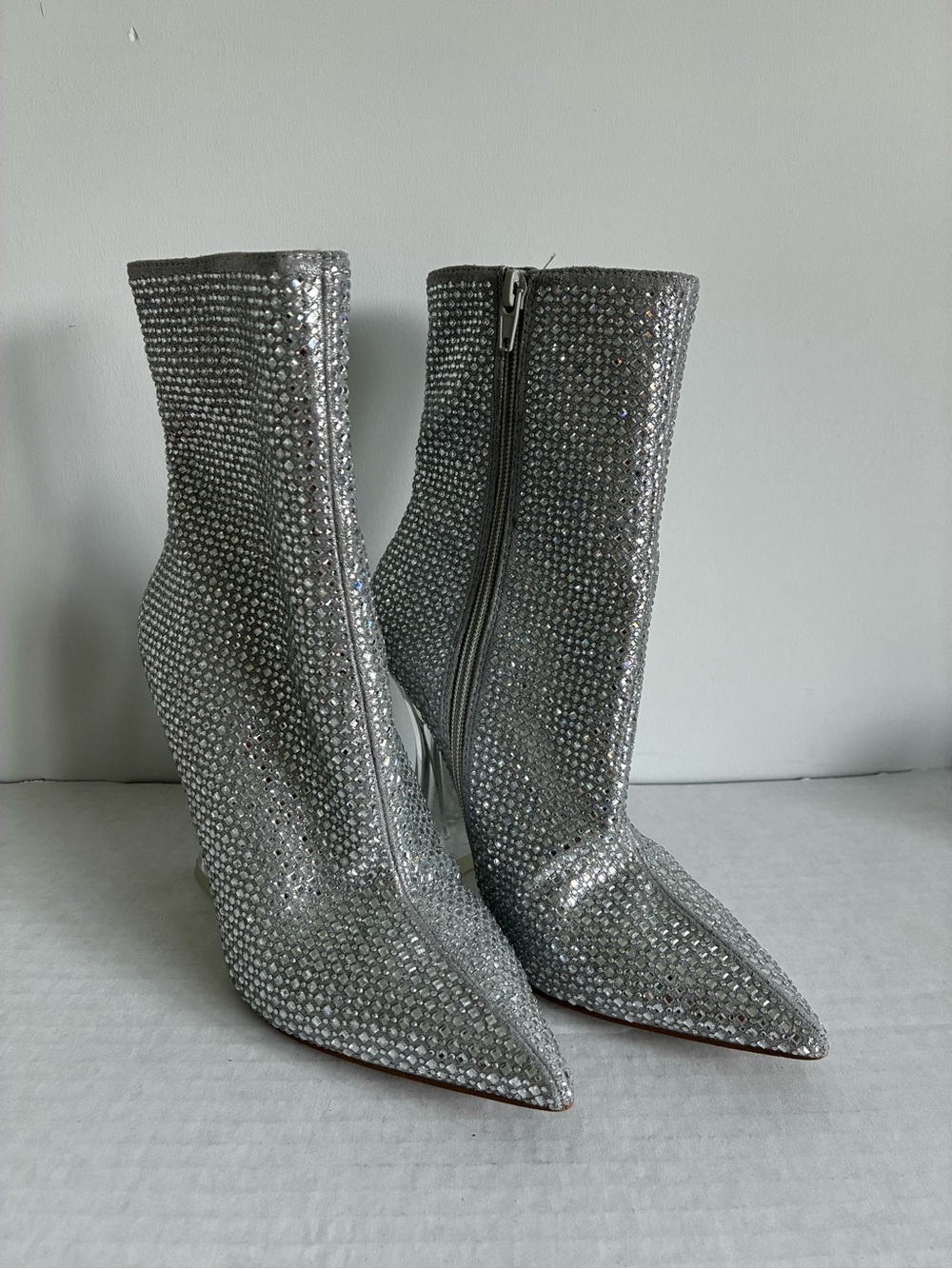 Steve Madden Vivy-R Rhinestone Embellished Point Toe Booties WOMENS 7M